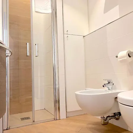 Charming Apartments, Steps From The Daire