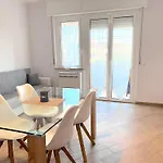 Charming Apartments, Steps From The * Alghero