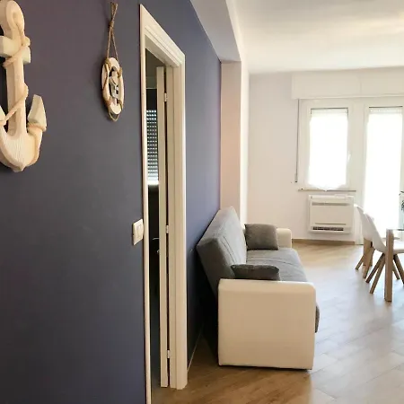 Apartment Charming Apartments, Steps From The